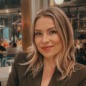 VictoriaVanek's avatar